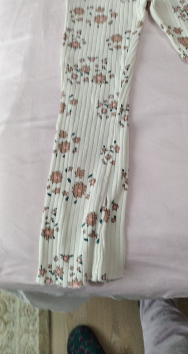 Çiçek Desenli Pliseli Beyaz Kız Tayt - Görsel 5