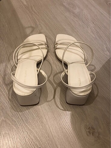 39 Beden Pull and Bear Topuklu Sandalet