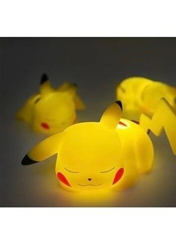 Pikachu gece lambası 