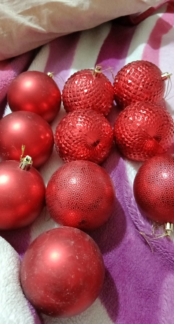 10 adet 6cm Renkli Kırmızı Yılbaşı Süs Topları - Görsel 2