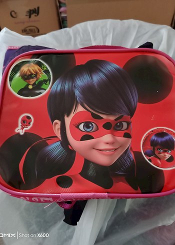 Kırmızı Çocuk beslenbe çantası