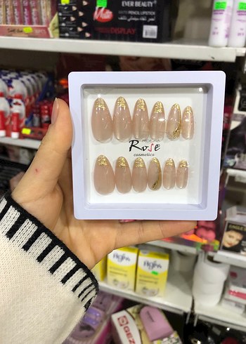 Bej Parlak Taşlı Tırnak Süsleri - Görsel 2