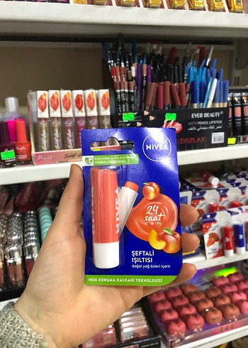 Nivea Çilek Parlaklığı Dudak Balmı - Görsel 3
