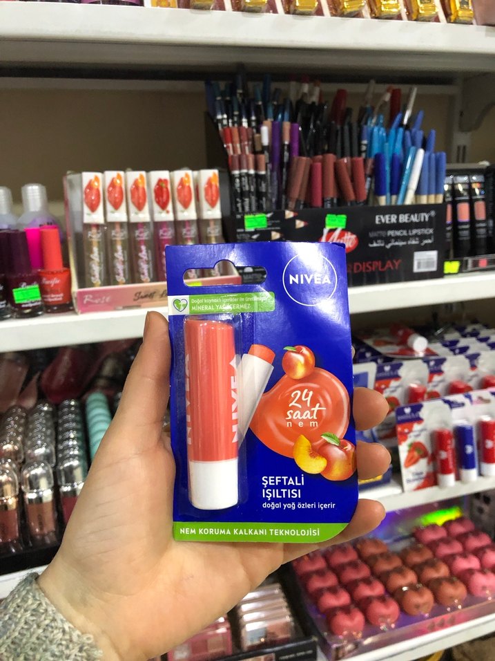 Nivea Çilek Parlaklığı Dudak Balmı - Görsel 3