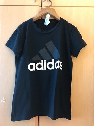 Adidas tshirt