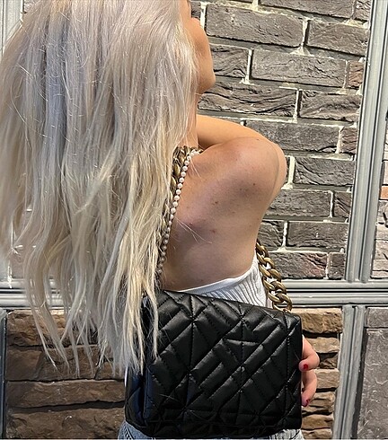 Zara siyah zincir saplı çanta