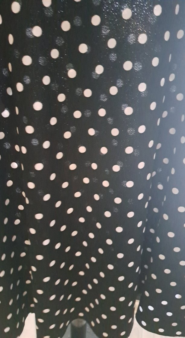 Puantiye Desenli Siyah Midi Etek - Görsel 2