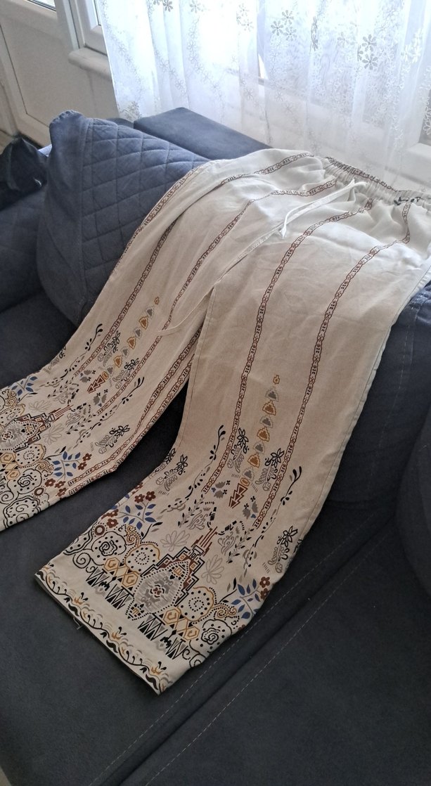 Nakışlı, bol kesim, kısa beyaz pantolon - Görsel 4