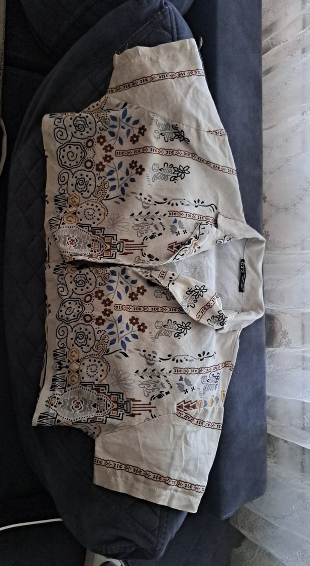 Nakışlı, bol kesim, kısa beyaz pantolon - Görsel 2