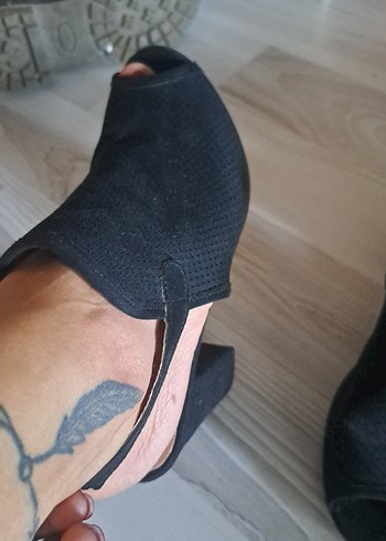 Siyah Kadın Dolgu Topuklu Günlük Ayakkabı 8cm