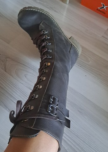 Gri Deri Kadın Diz Boyu Stiletto Çizme
