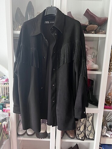 xl Beden siyah Renk Zara süet püsküllü ceket ve zara tüylü çanta