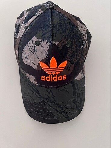 Adidas şapka
