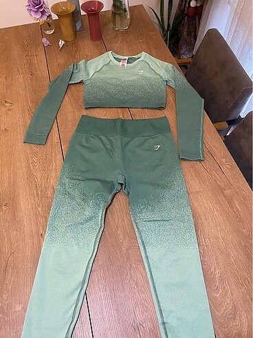 Gymshark Tayt crop alt üst takım