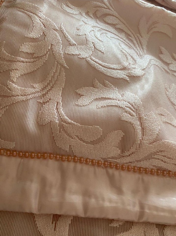 İşlemeli Pudra Parlak Yatak Örtüsü - Görsel 4