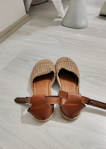 37 Beden Bej Örgü Detaylı Kadın Sandalet