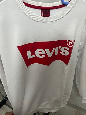 s Beden Levis sweatshirt