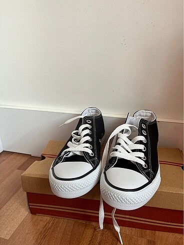 37 Beden siyah Renk Convers