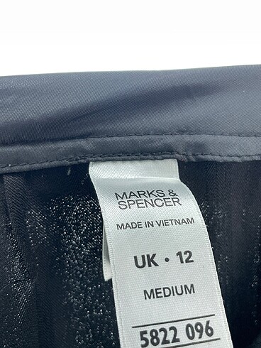40 Beden siyah Renk Marks & Spencer Kumaş Pantolon %70 İndirimli.