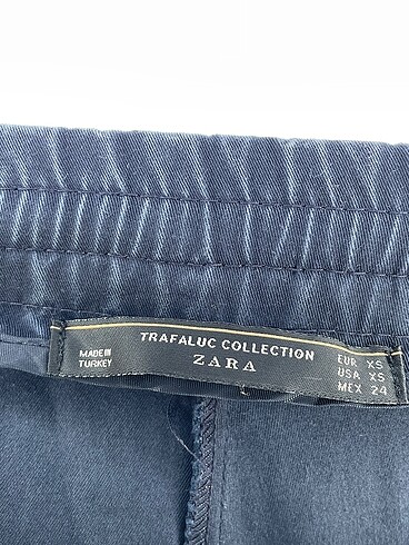 xs Beden lacivert Renk Zara Kumaş Pantolon %70 İndirimli.