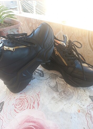 38 Beden siyah Renk Kadın spor ayakkabı.