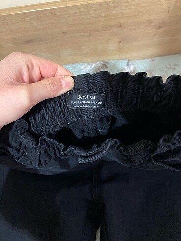 32 Beden siyah pantolon bershka