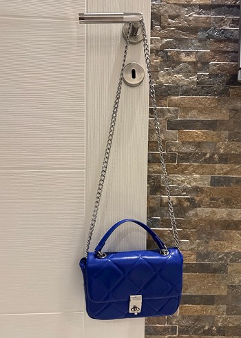 Mavi Zincir Detaylı Deri Kadın Çanta - Görsel 2