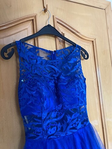 Parti elbisesi kabarik tül detayli dantelli - Görsel 3