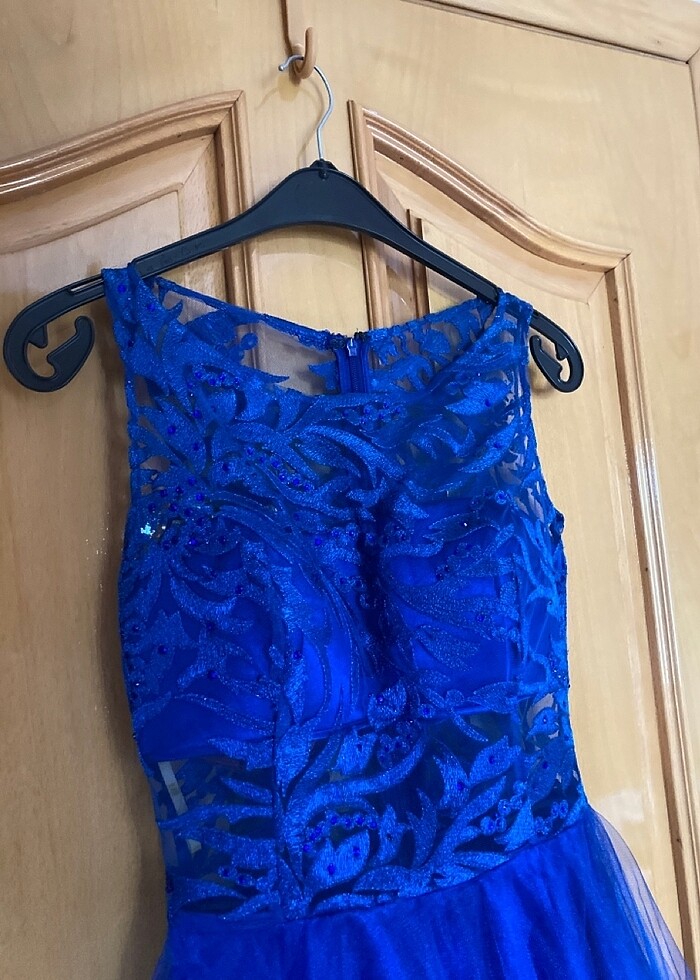 Parti elbisesi kabarik tül detayli dantelli - Görsel 3