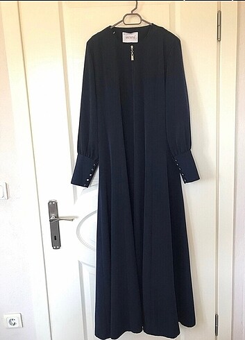 Armine Mevlana model ferace