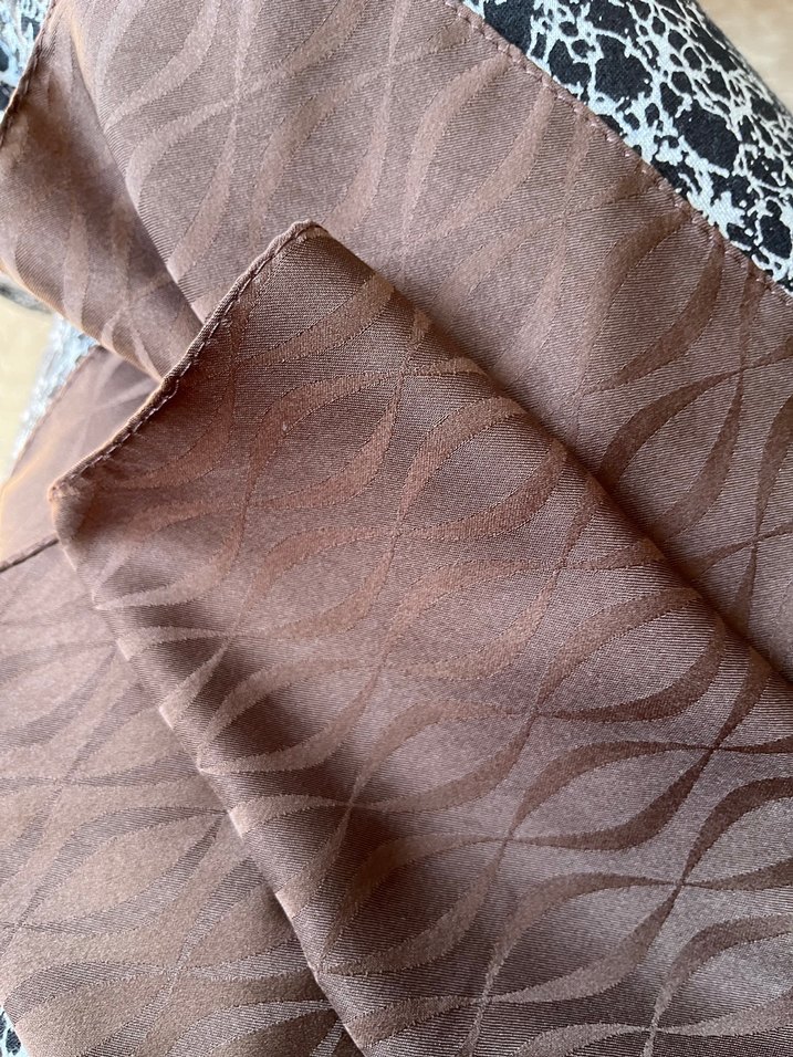 Kahverengi Dökümlü Kadın Şal - Görsel 2