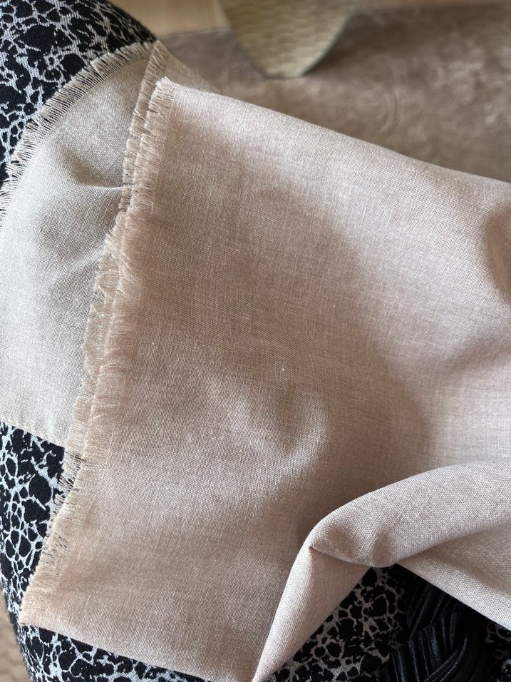 Bej Gri Dökümlü Kadın Şal - Görsel 2