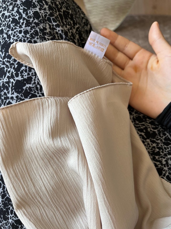 Bej Dökümlü Kadın Şal - Görsel 2