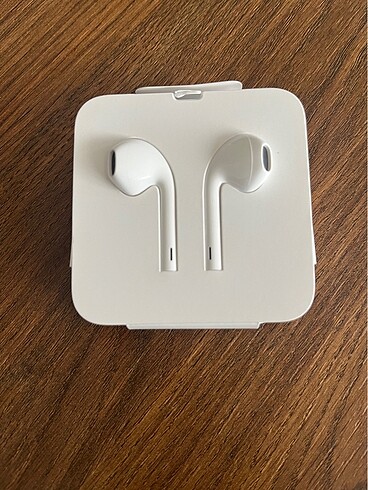  Beden Apple kablolu kulaklık (EarPods)