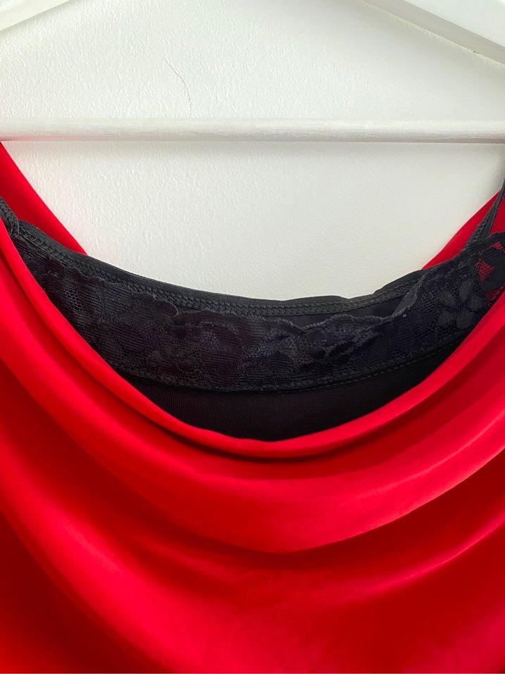 Kırmızı Drapeli Gece Elbisesi - Görsel 2