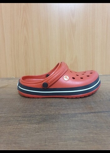 Kırmızı Crocs Terlik 