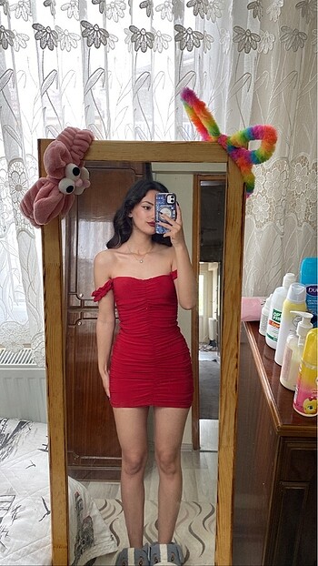 kırmızı mini elbise
