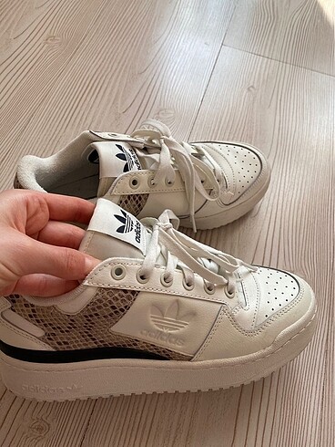 38 Beden ten rengi Renk Adidas spor ayakkabı