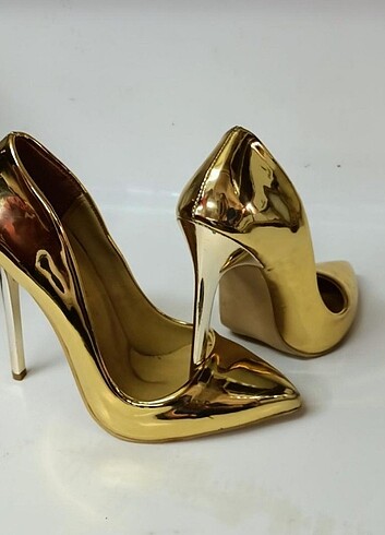 Gold aynalı stletto topuklu ayakkabı 