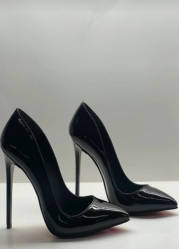 Siyah rugan stiletto