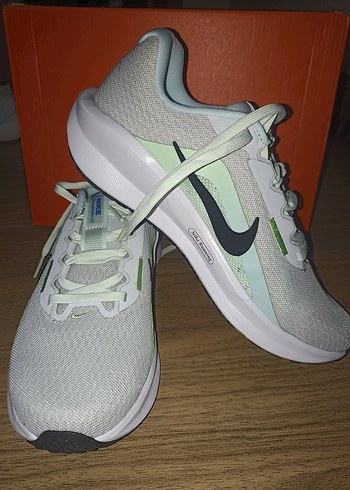 Nike Nike Beyaz Gri Kadın Spor Ayakkabı