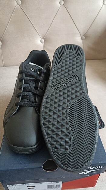 37,5 Beden siyah Renk Reebok royal 37.5 numara 