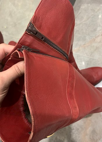 37 Beden kırmızı Renk Fendi içi dışı deri bordo taşlı çizme