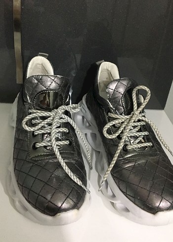 Balenciaga Balenciaga model deri spor ayakkabı