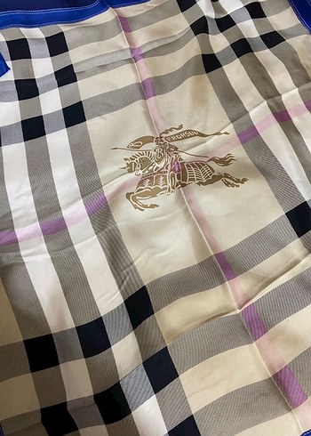Beden Burberry Sura ipek eşarp