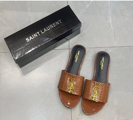 Yves Saint Laurent 39 no Terlik