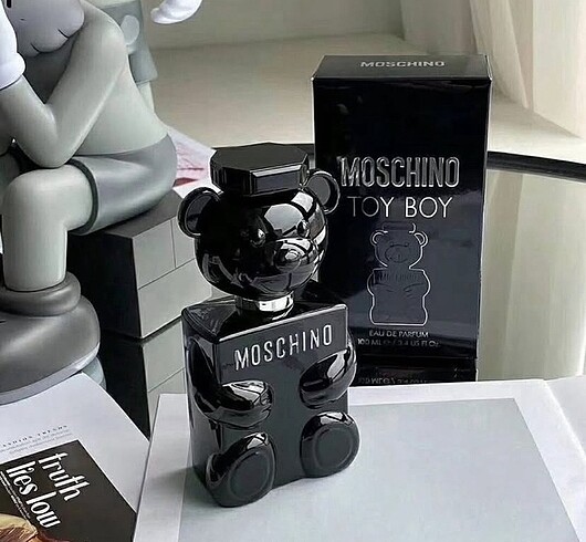MOSCHINO