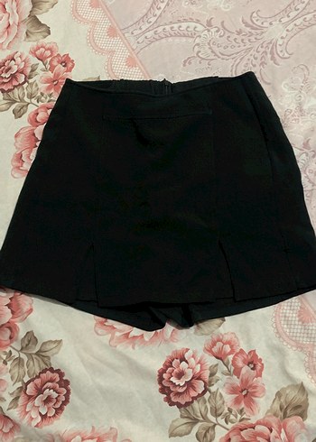 Siyah Mini Etek şortlu