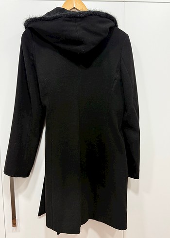 Siyah Kapüşonlu Kadın Kaban - Görsel 2