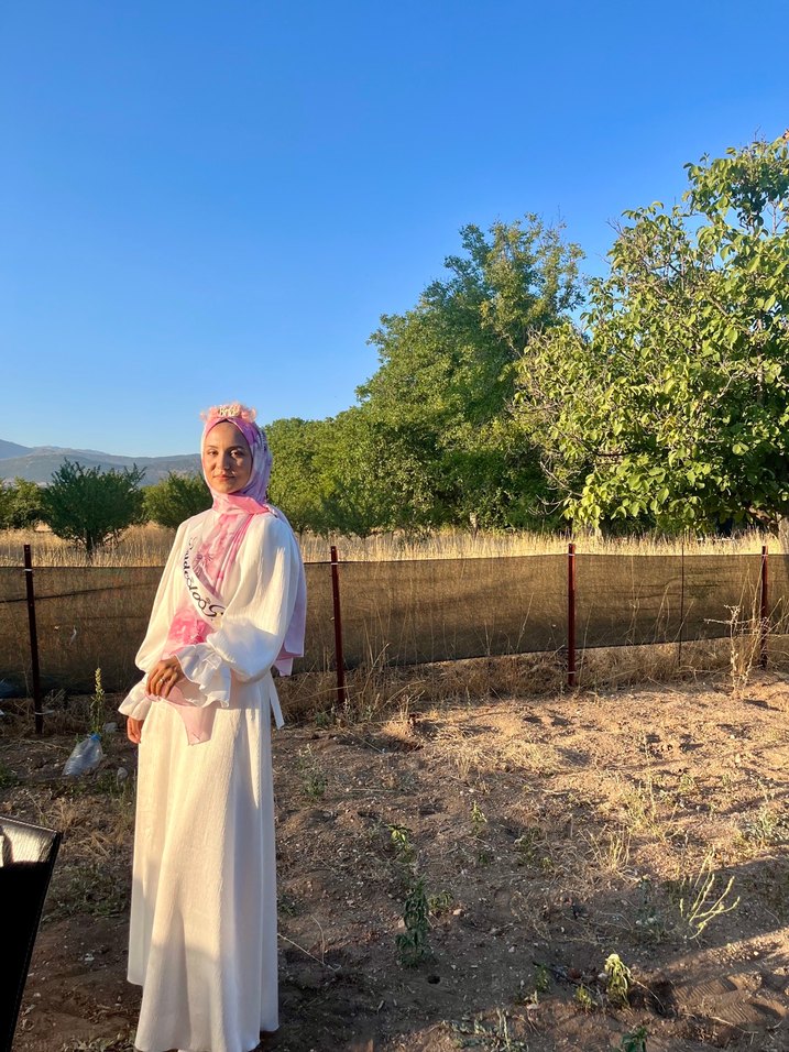 Uzun Beyaz elbise - Görsel 2